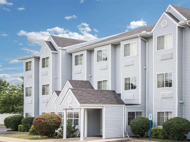 Microtel Inn & Suites By Wyndham Tulsa - Catoosa Route 66 Exteriör bild