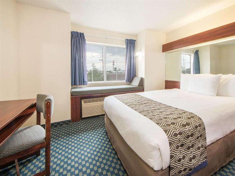 Microtel Inn & Suites By Wyndham Tulsa - Catoosa Route 66 Exteriör bild