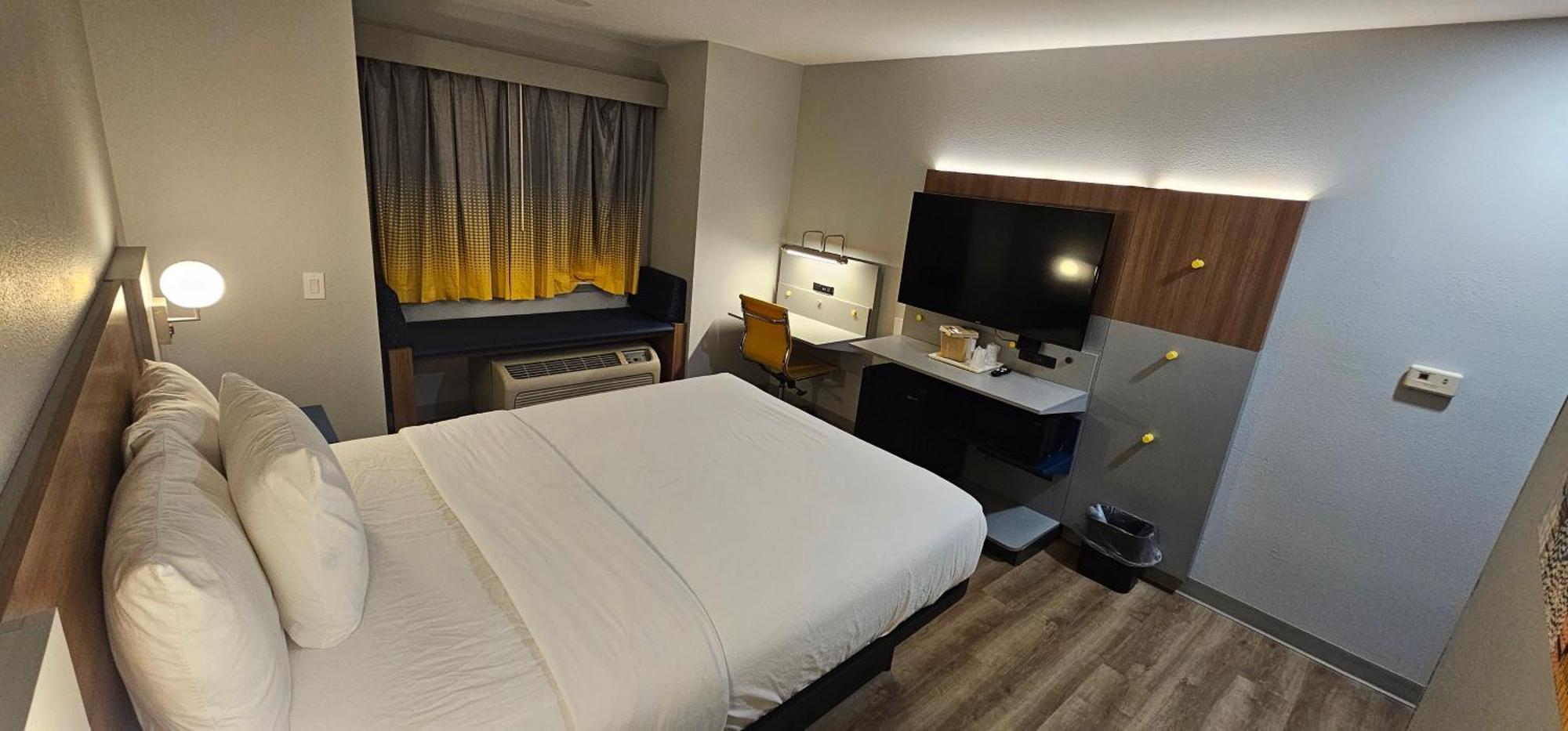 Microtel Inn & Suites By Wyndham Tulsa - Catoosa Route 66 Exteriör bild