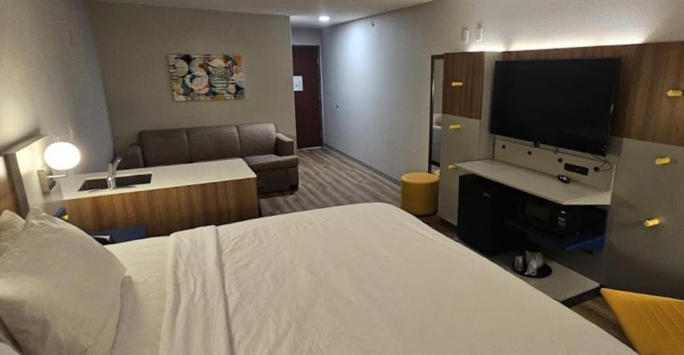Microtel Inn & Suites By Wyndham Tulsa - Catoosa Route 66 Exteriör bild