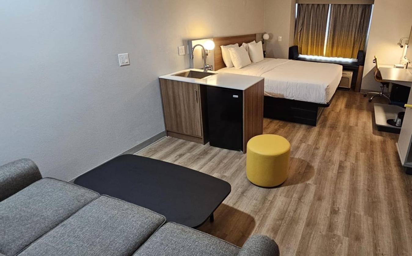 Microtel Inn & Suites By Wyndham Tulsa - Catoosa Route 66 Exteriör bild