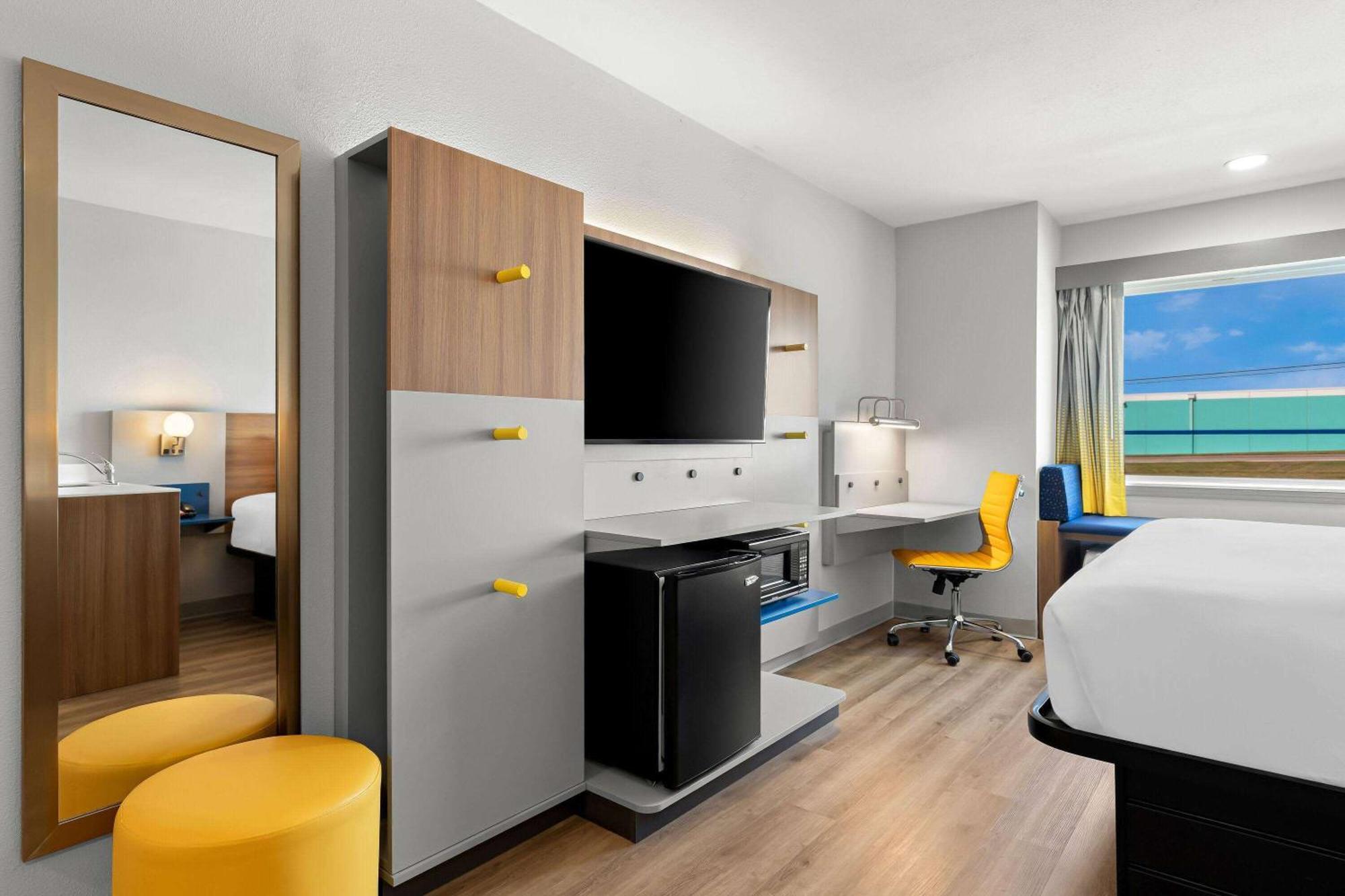 Microtel Inn & Suites By Wyndham Tulsa - Catoosa Route 66 Exteriör bild