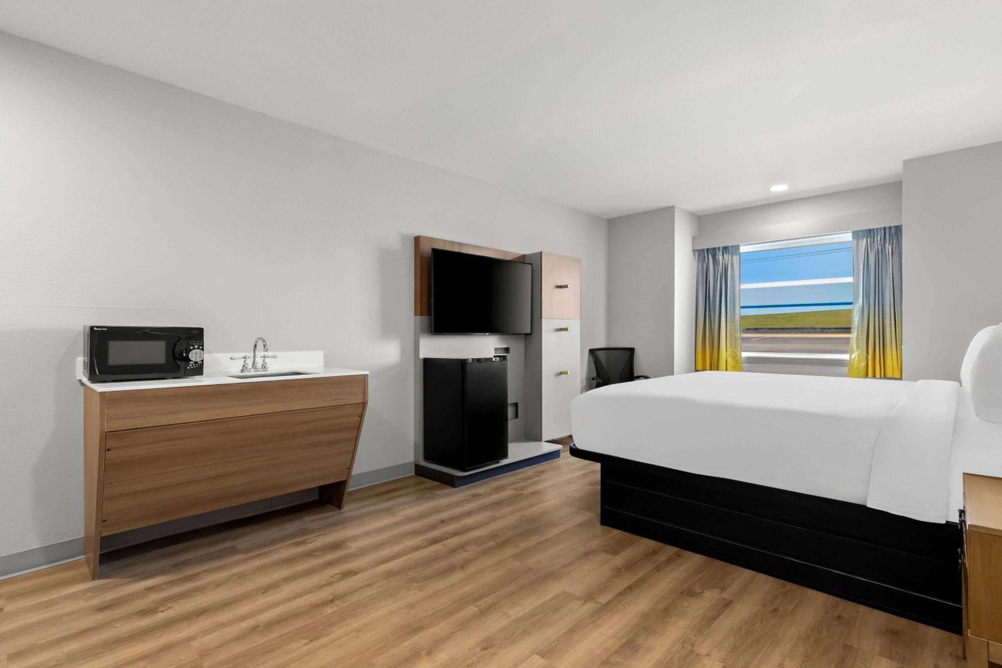 Microtel Inn & Suites By Wyndham Tulsa - Catoosa Route 66 Exteriör bild