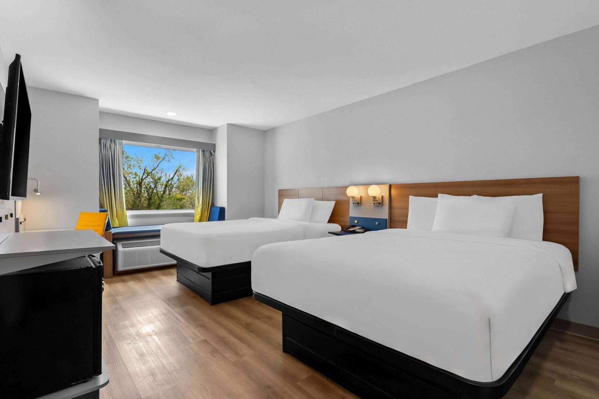 Microtel Inn & Suites By Wyndham Tulsa - Catoosa Route 66 Exteriör bild