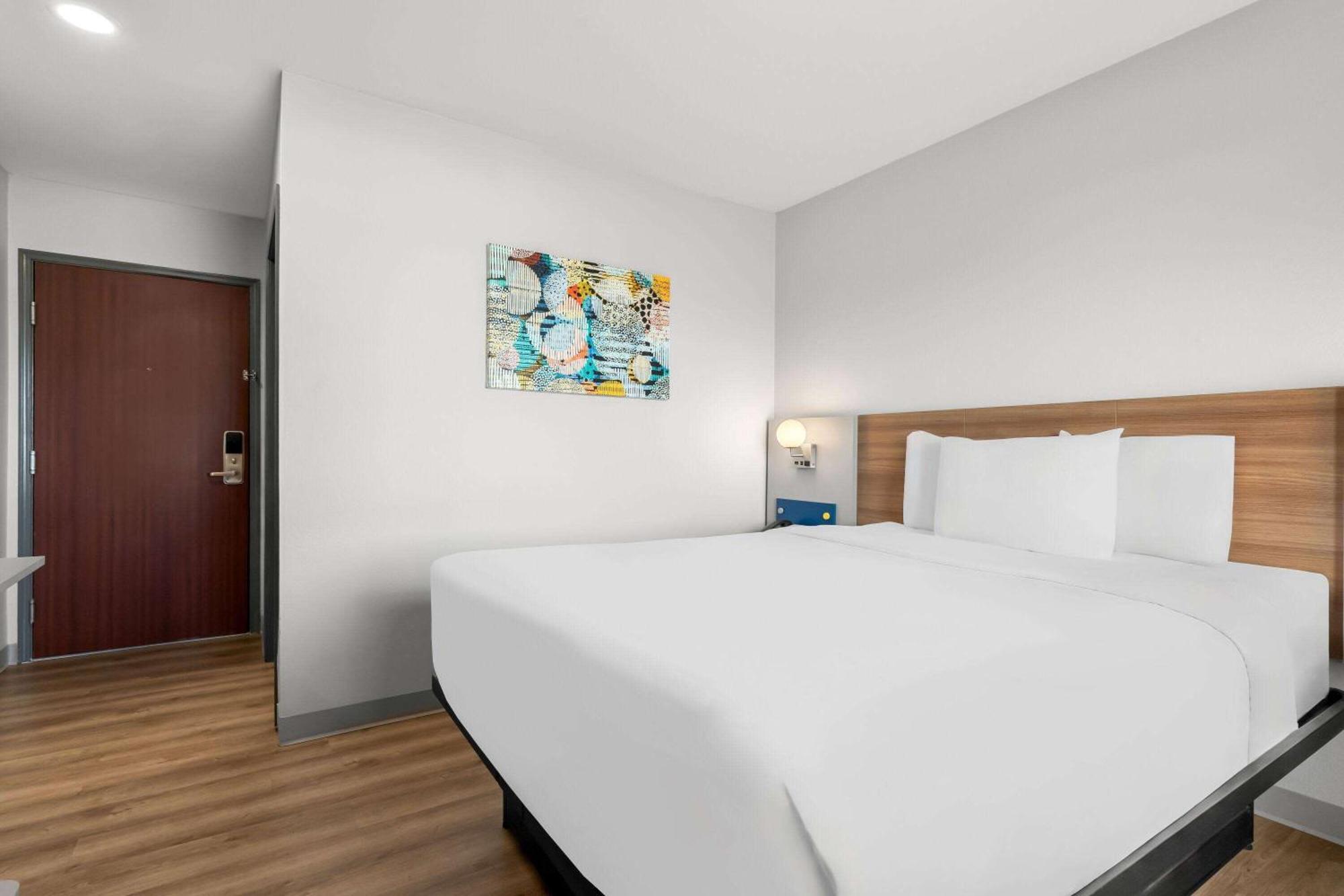 Microtel Inn & Suites By Wyndham Tulsa - Catoosa Route 66 Exteriör bild