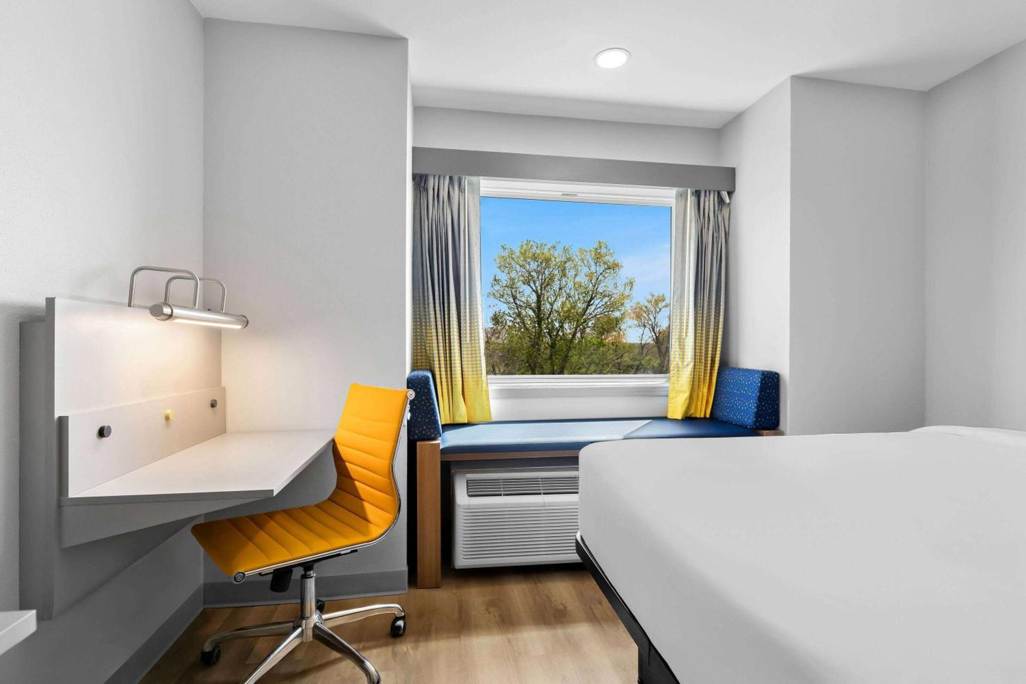 Microtel Inn & Suites By Wyndham Tulsa - Catoosa Route 66 Exteriör bild