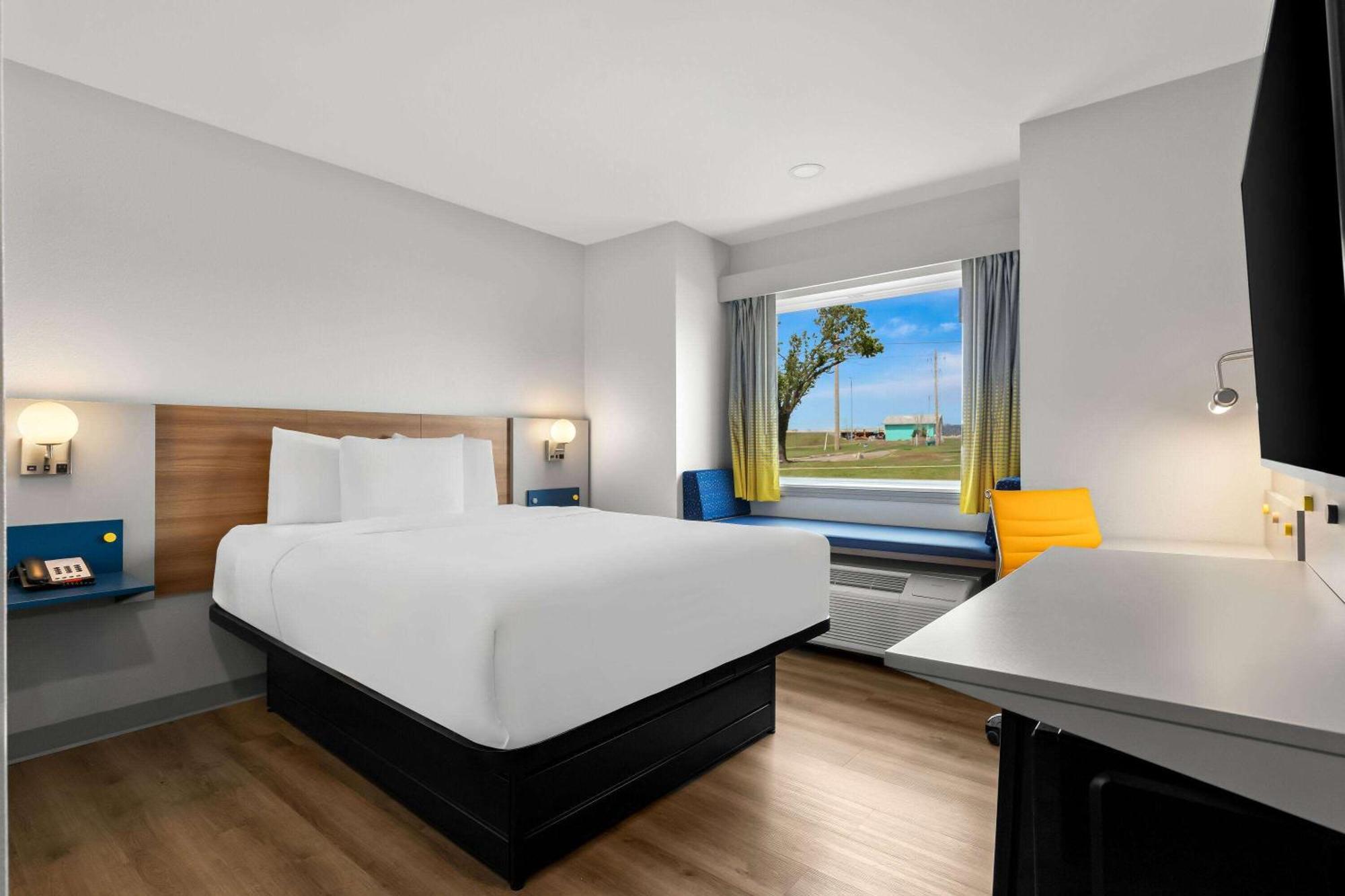 Microtel Inn & Suites By Wyndham Tulsa - Catoosa Route 66 Exteriör bild